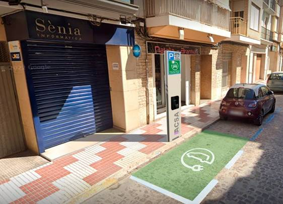 ACSA apuesta por la movilidad sostenible y propone que algunos establecimientos de Algemesí sirvan electricidad ACSA apuesta por la movilidad sostenible y propone que algunos establecimientos de Algemesí sirvan electricidad