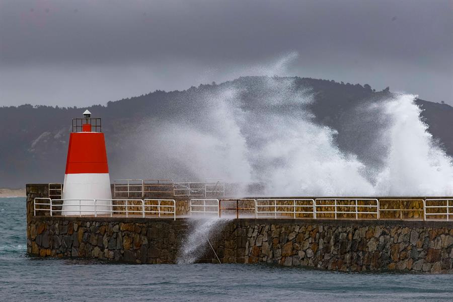 La borrasca Noa deja paso a un nuevo frente: la AEMET señala las zonas de lluvia La borrasca Noa deja paso a un nuevo frente: la AEMET señala las zonas de lluvia