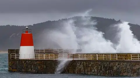 La borrasca Noa deja paso a un nuevo frente: la AEMET señala las zonas de lluvia La borrasca Noa deja paso a un nuevo frente: la AEMET señala las zonas de lluvia