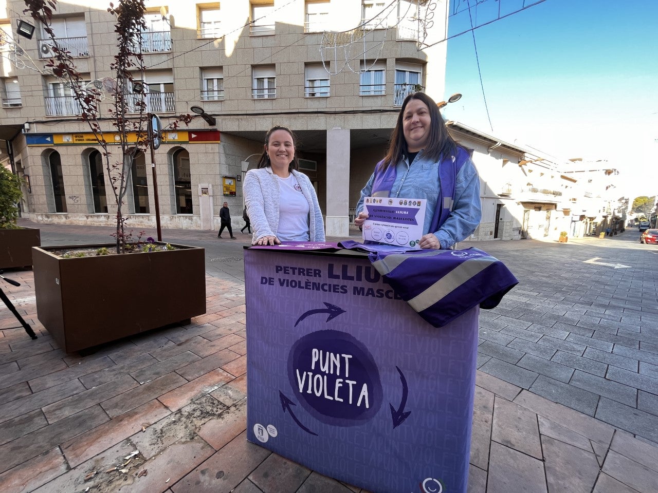 Petrer contará con un Punto Violeta móvil en la celebración del Día de Banderas Petrer contará con un Punto Violeta móvil en la celebración del Día de Banderas