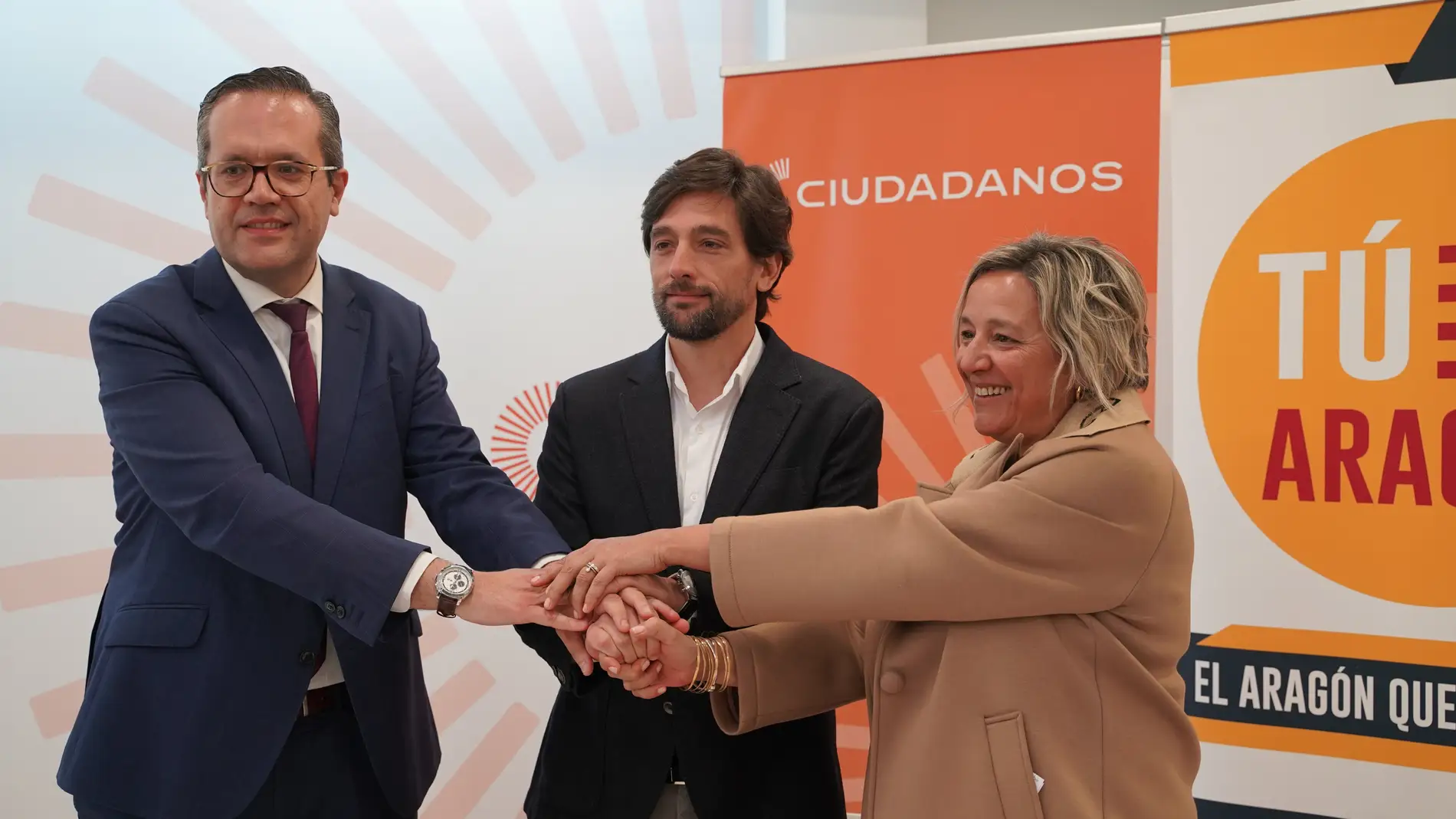 Ortas. Vázquez y Lascorz tras la firma del acuerdo