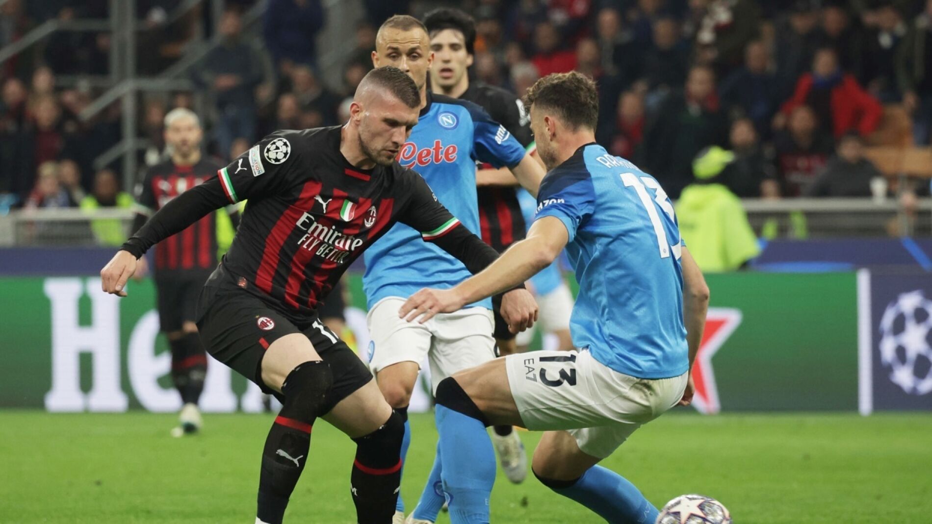 El Milan reduce al Nápoles también en Europa | Onda Cero Radio
