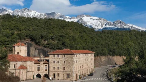 Monasterio de Santo Toribio de Li&eacute;bana