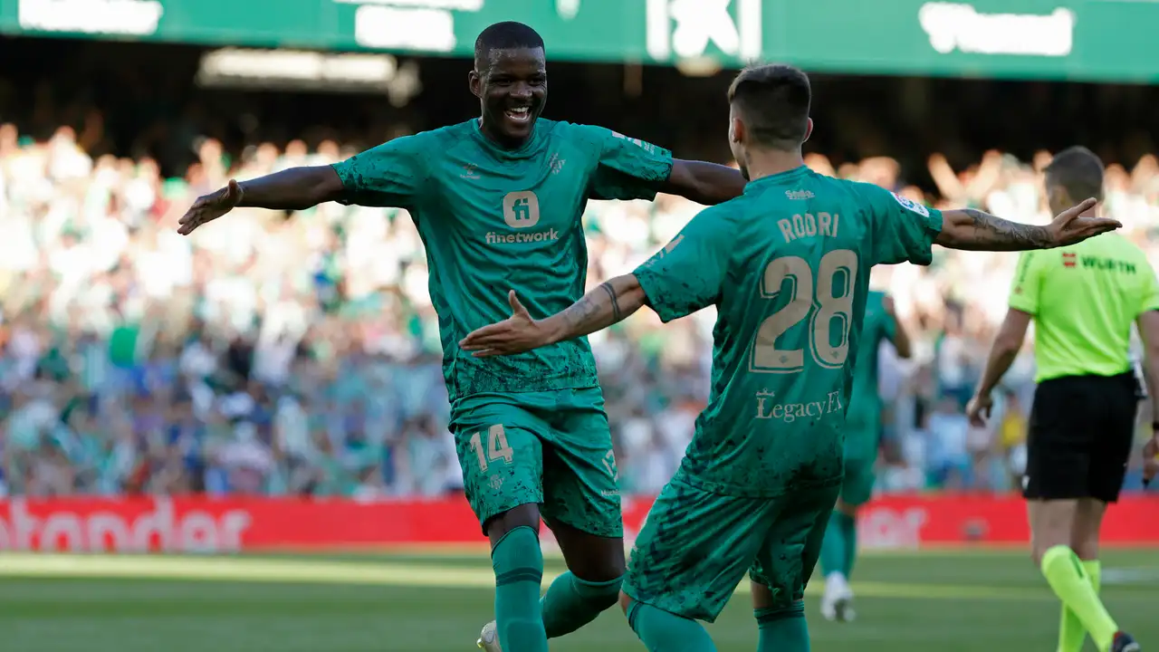William Carvalho celebra su gol al Espanyol William Carvalho celebra su gol al Espanyol