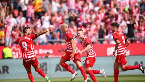 El Girona da otro paso hacia la permanencia El Girona da otro paso hacia la permanencia