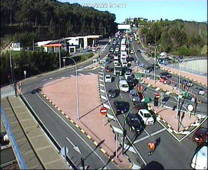 Un accidente provoca retenciones en el nudo de Cizur Un accidente provoca retenciones en el nudo de Cizur