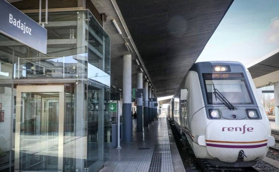 El tráfico ferroviario en la estación de Badajoz se interrumpirá esta semana para completar las obras El tráfico ferroviario en la estación de Badajoz se interrumpirá esta semana para completar las obras