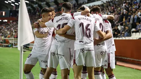 El Alba ganó 3-1 al Eibar, lider de Segunda división. El Alba ganó 3-1 al Eibar, lider de Segunda división.