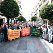 El alcalde Antonio Muñoz junto a vecinos de Los Remedios El alcalde Antonio Muñoz junto a vecinos de Los Remedios
