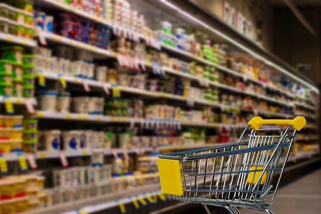 El bono cesta de la compra de la Comunidad Valenciana ya está disponible: cuantía de la ayuda, cómo pedirla y requisitos El bono cesta de la compra de la Comunidad Valenciana ya está disponible: cuantía de la ayuda, cómo pedirla y requisitos