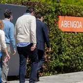 El Gobierno se compromete a conceder una línea de avales de al menos 150 millones de euros a Abengoa El Gobierno se compromete a conceder una línea de avales de al menos 150 millones de euros a Abengoa