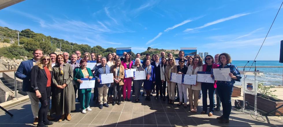 Colomer entrega los distintivos de calidad turística a entidades de Benicàssim y Oropesa del Mar Colomer entrega los distintivos de calidad turística a entidades de Benicàssim y Oropesa del Mar