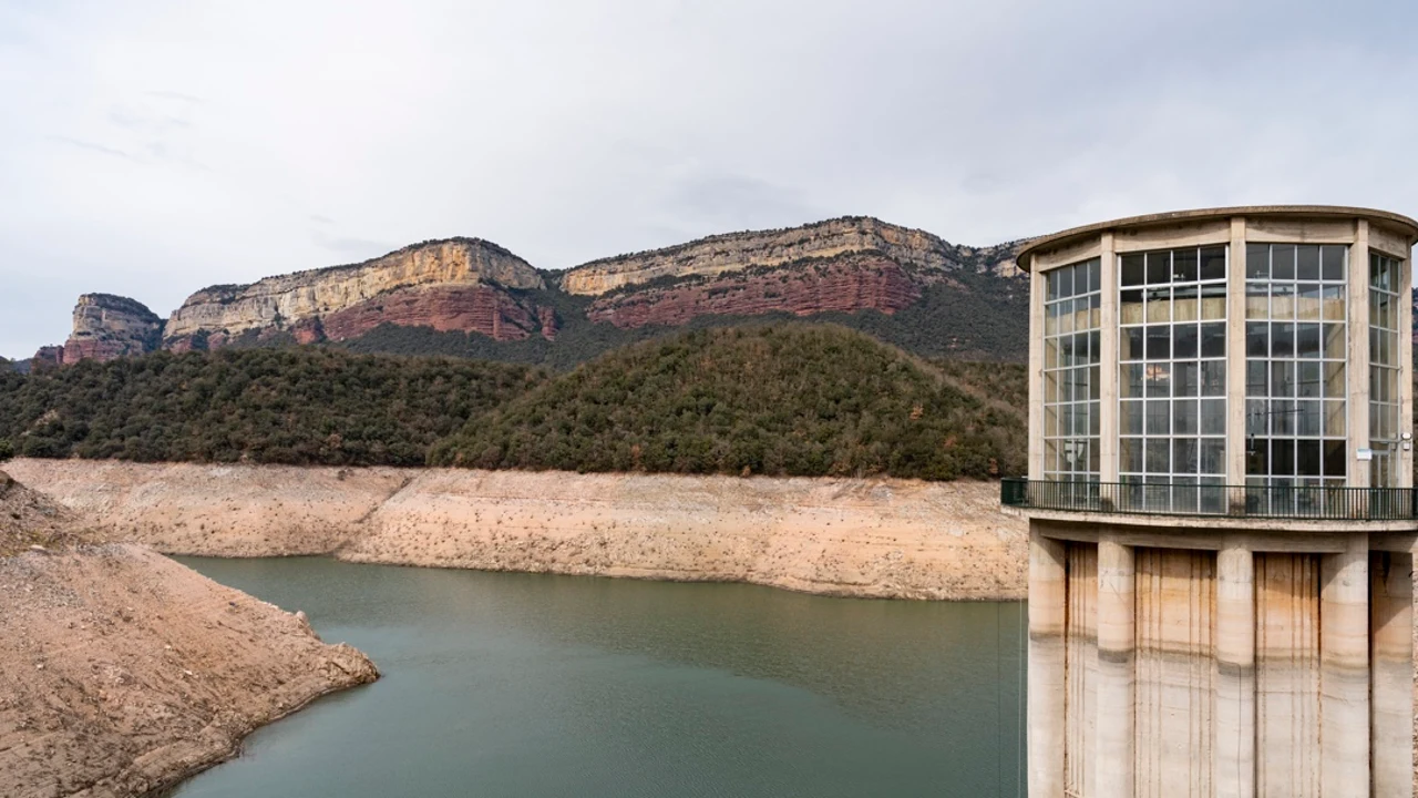 Aspecto el pasado mes de febrero del pantano de Sau, en una fotografía de archivo.