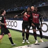 Los jugadores del Milan celebran su pase a las semifinales de la Liga de Campeones