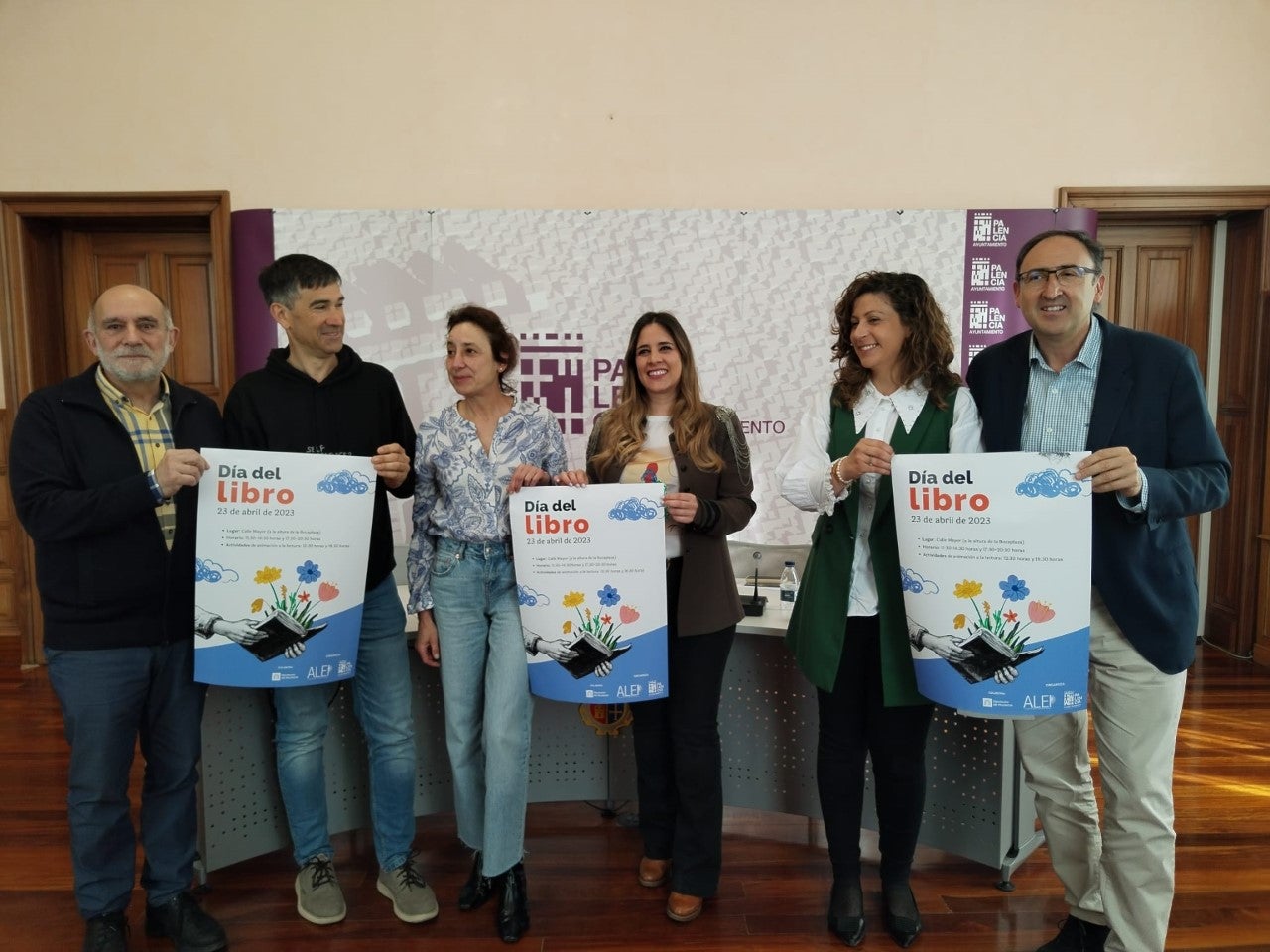 El Ayuntamiento de Palencia junto a la Asociación de Libreros y Editores celebran el Día del Libro El Ayuntamiento de Palencia junto a la Asociación de Libreros y Editores celebran el Día del Libro