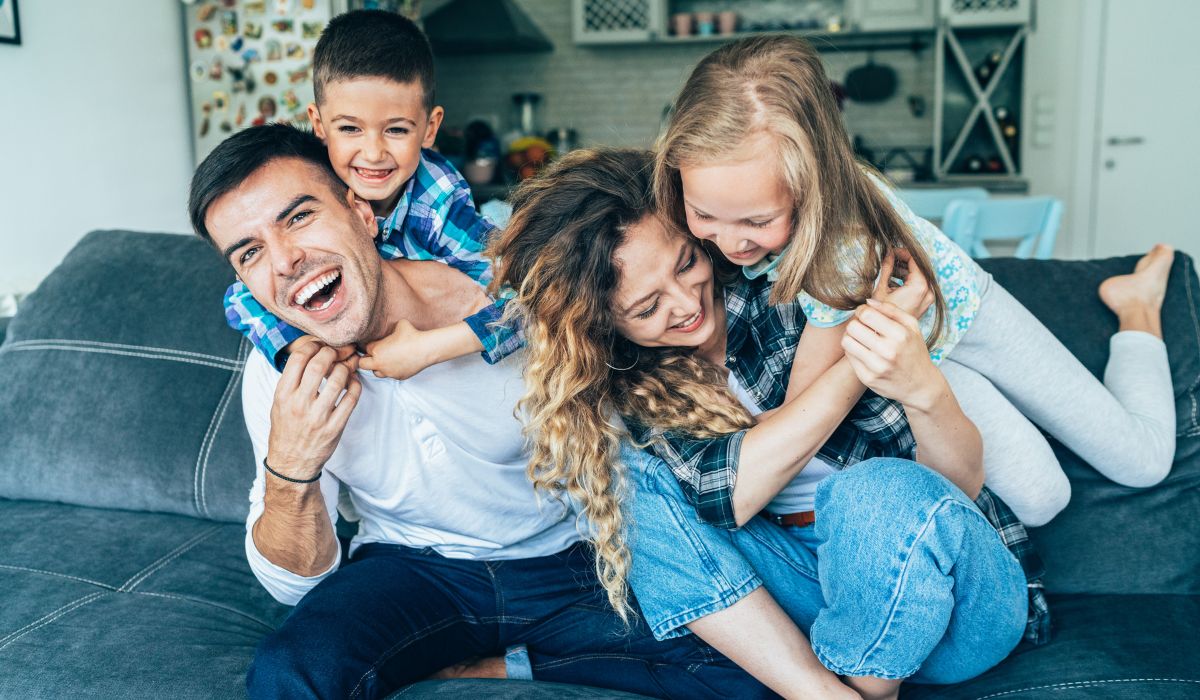 Más de 8 mil familias vascas empezarán a cobrar las ayudas por hijos en mayo Más de 8 mil familias vascas empezarán a cobrar las ayudas por hijos en mayo