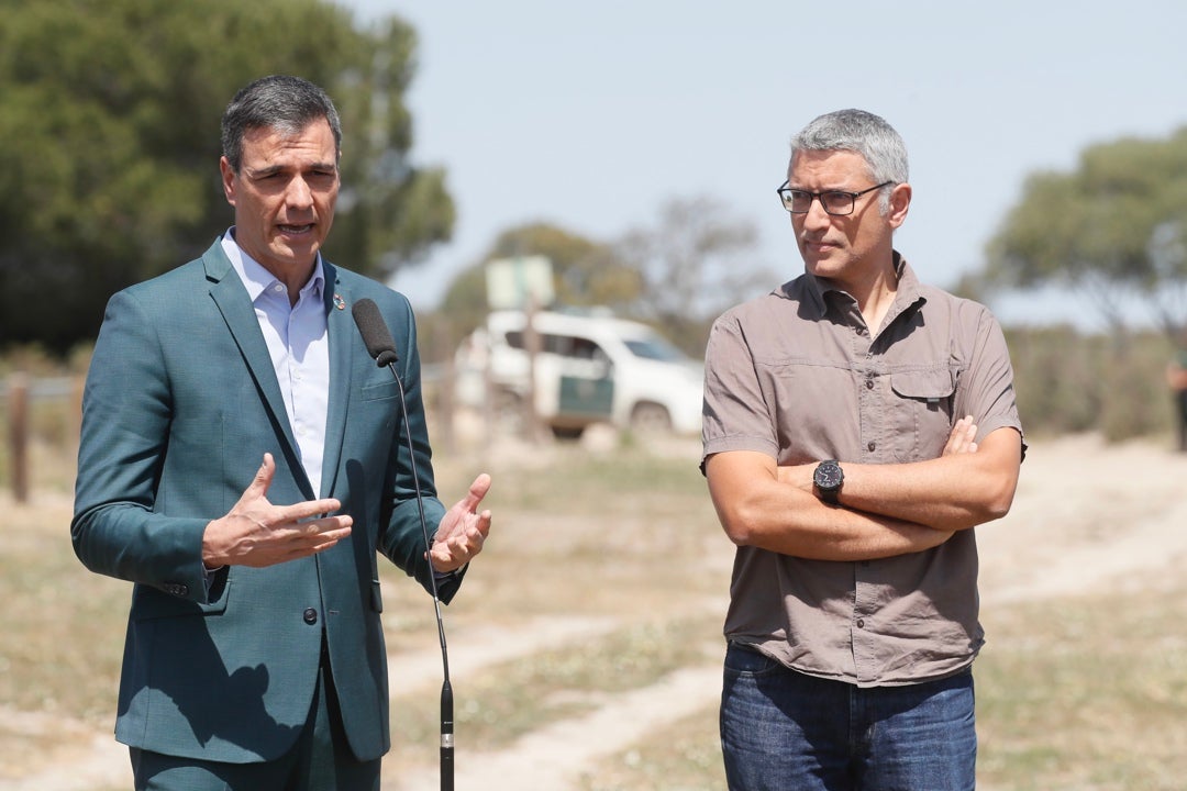 Pedro Sánchez pide en Doñana a la Junta de Andalucía abandonar la "soberbia" y volver a la "legalidad europea" Pedro Sánchez pide en Doñana a la Junta de Andalucía abandonar la "soberbia" y volver a la "legalidad europea"