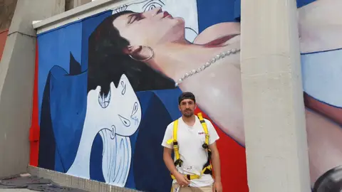 Jokin ORegi, alias Mr. Sortwo Participa en el certamen Istmo de arte urbano.