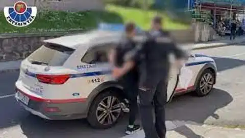 Detención de la Ertzaintza Detención de la Ertzaintza