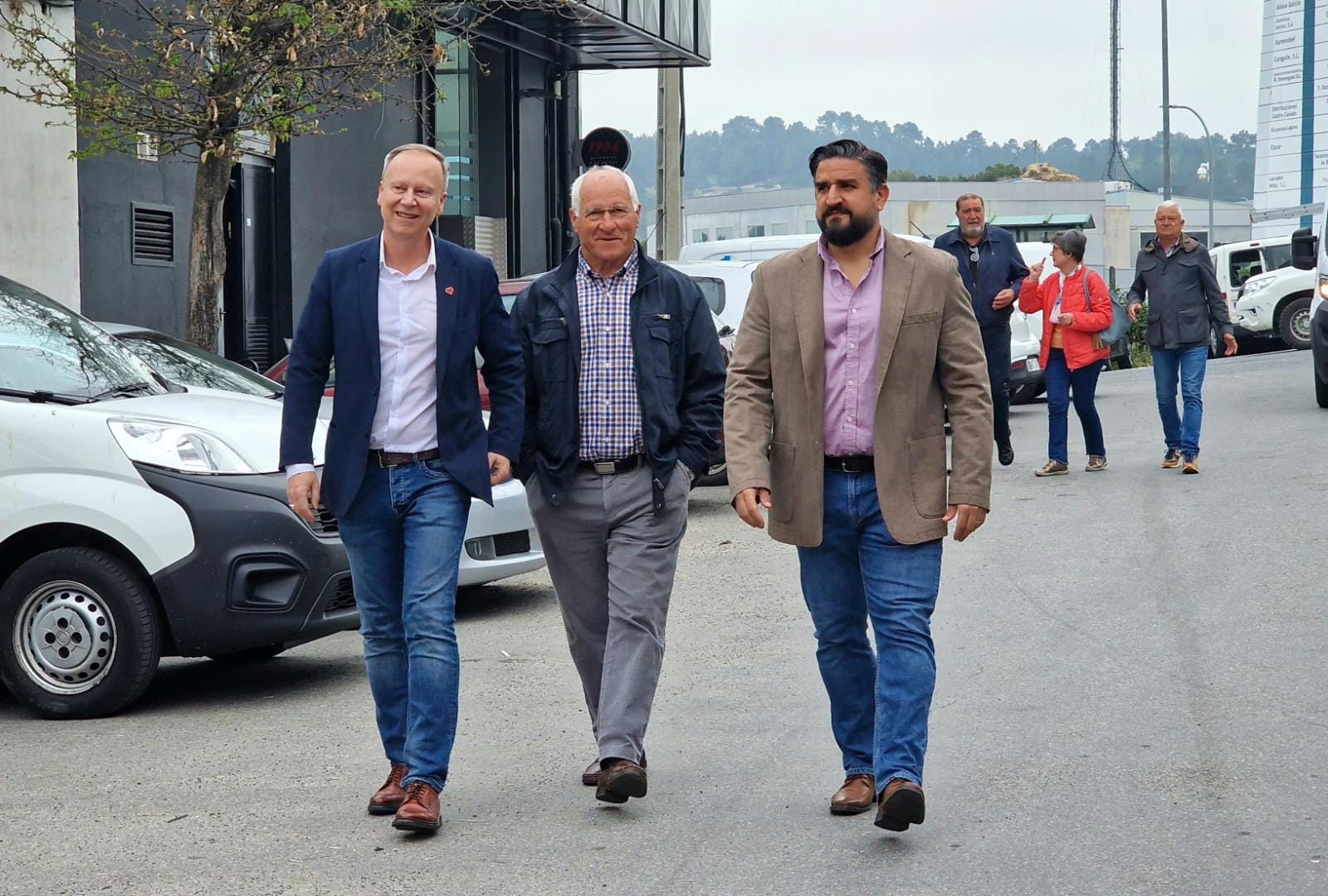 Rafa Villarino recolle as demandas dos empresarios do polígono de Barreiros Rafa Villarino recolle as demandas dos empresarios do polígono de Barreiros