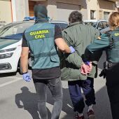 La Guardia Civil detiene a tres personas tras desmantelar un 'narcopiso' en Guardamar de Segura 