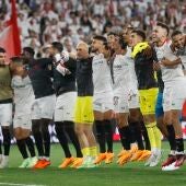 Los jugadores del Sevilla celebran el pase a semifinales de Europa League