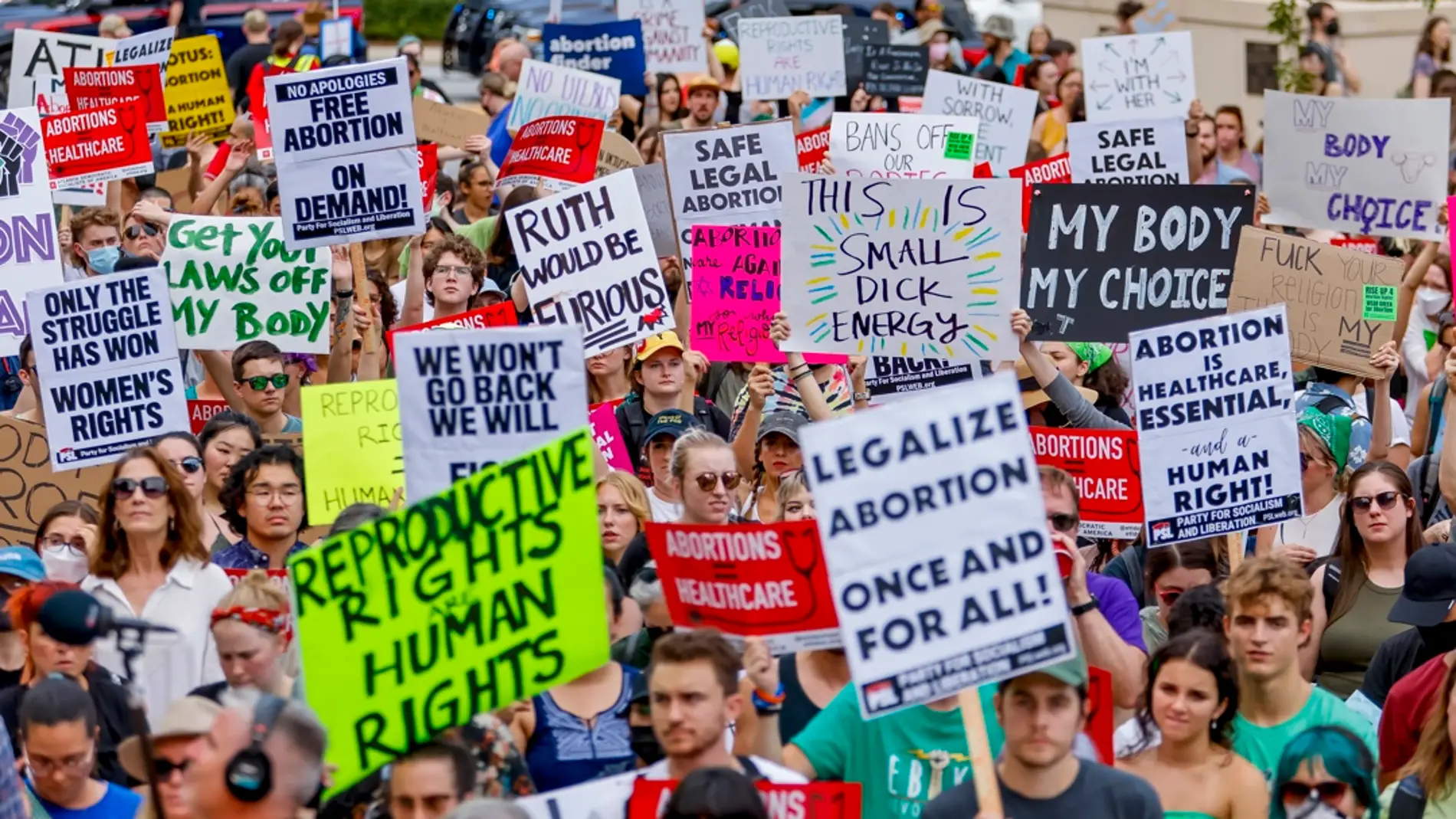 Fotografía de archivo de personas que se manifiestan a favor del aborto en Atlanta (EE.UU)