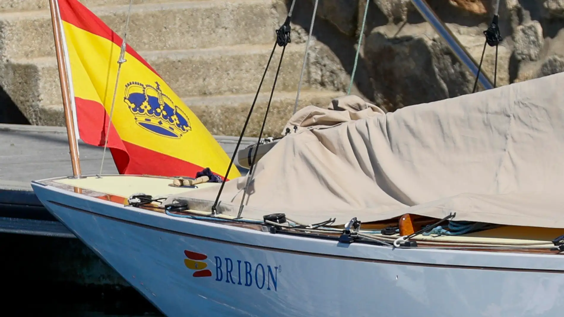 El 'Bribón' sale a navegar sin Juan Carlos I antes del inicio de la Copa del Rey de Vela
