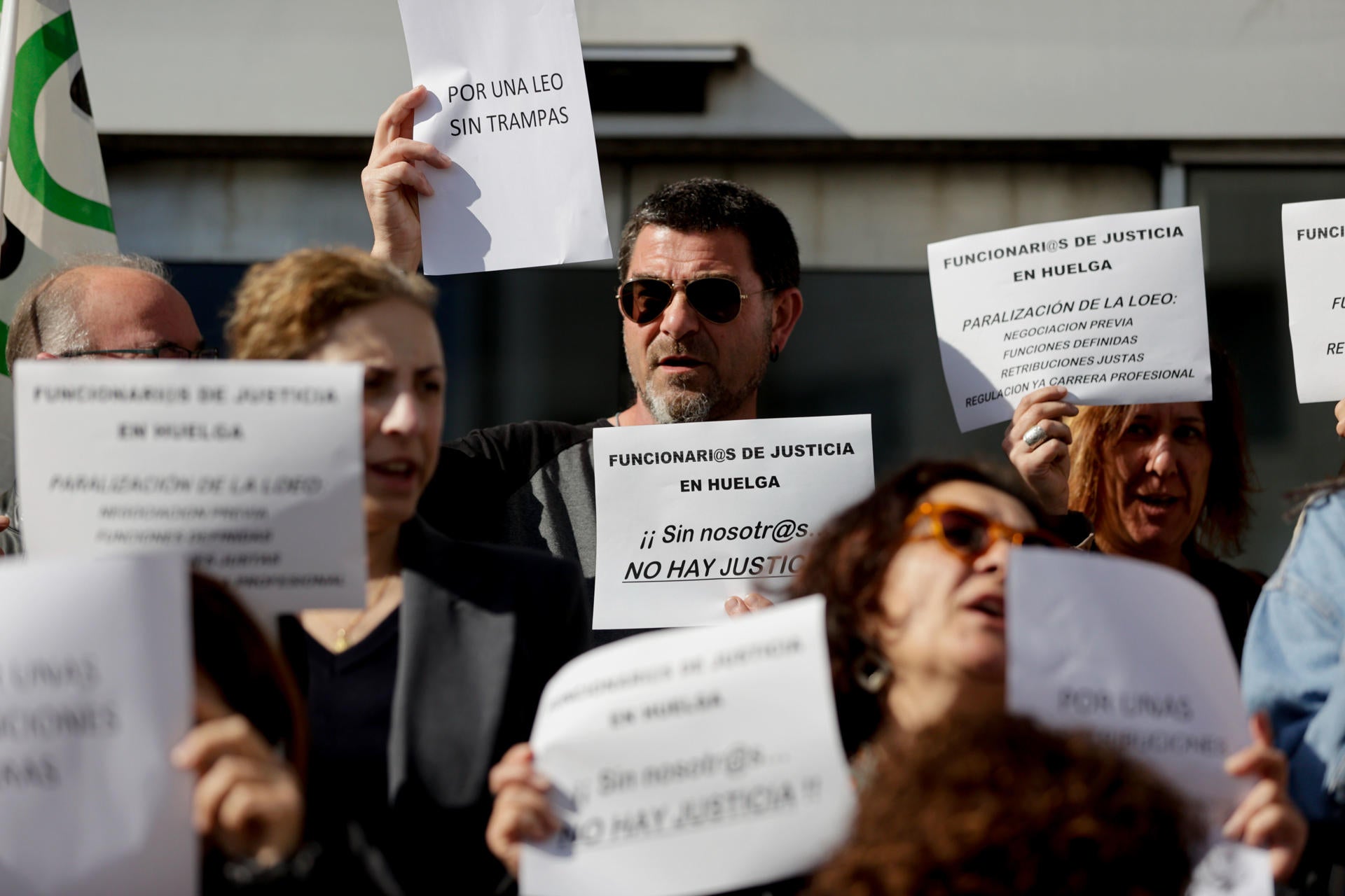 La reunión entre el Ministerio y los funcionarios de Justicia acaba sin acuerdo La reunión entre el Ministerio y los funcionarios de Justicia acaba sin acuerdo