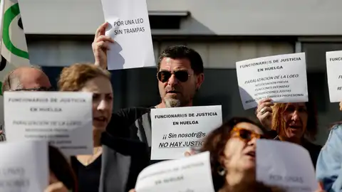 Imagen de archivo de una manifestación de funcionarios de los juzgados de A Coruña. Imagen de archivo de una manifestación de funcionarios de los juzgados de A Coruña.