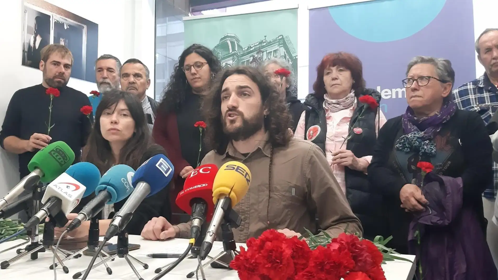 Rueda de prensa de Laura Tuero y Jorge Fernández en la sede de Podemos Xixón