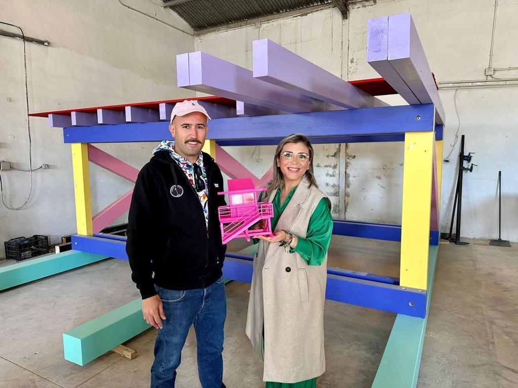 Antonyo Marest tiene preparadas para su instalación en la playa de San Juan de Alicante sus originales casetas para socorristas Antonyo Marest tiene preparadas para su instalación en la playa de San Juan de Alicante sus originales casetas para socorristas