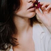 La técnica que puede ayudar a recuperar el olfato tras el covid persistente