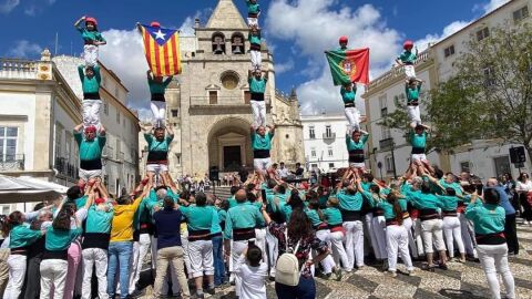 Castellers de Villafranca del Pened&eacute;s en su actuaci&oacute;n en Elvas