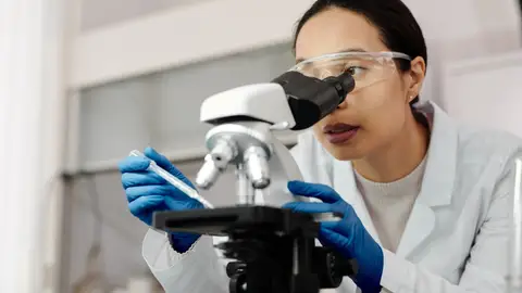 Tertulia de médicos: ¿Por qué la dermatología es la especialidad más demandada por los MIR? Tertulia de médicos: ¿Por qué la dermatología es la especialidad más demandada por los MIR?