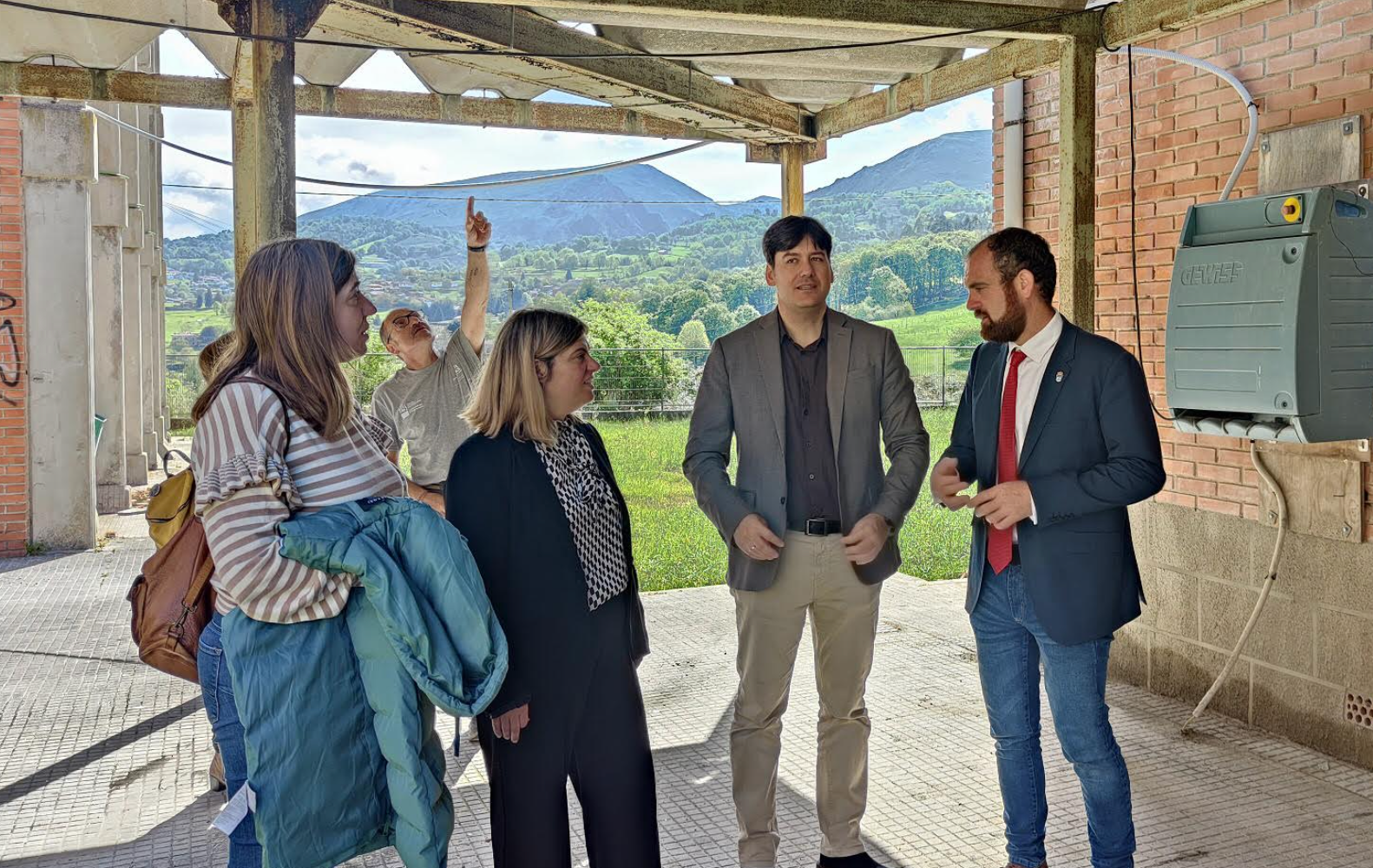 El consejero de Ciencia destaca la importancia del proyecto que se desarrolla en San Cipriano El consejero de Ciencia destaca la importancia del proyecto que se desarrolla en San Cipriano