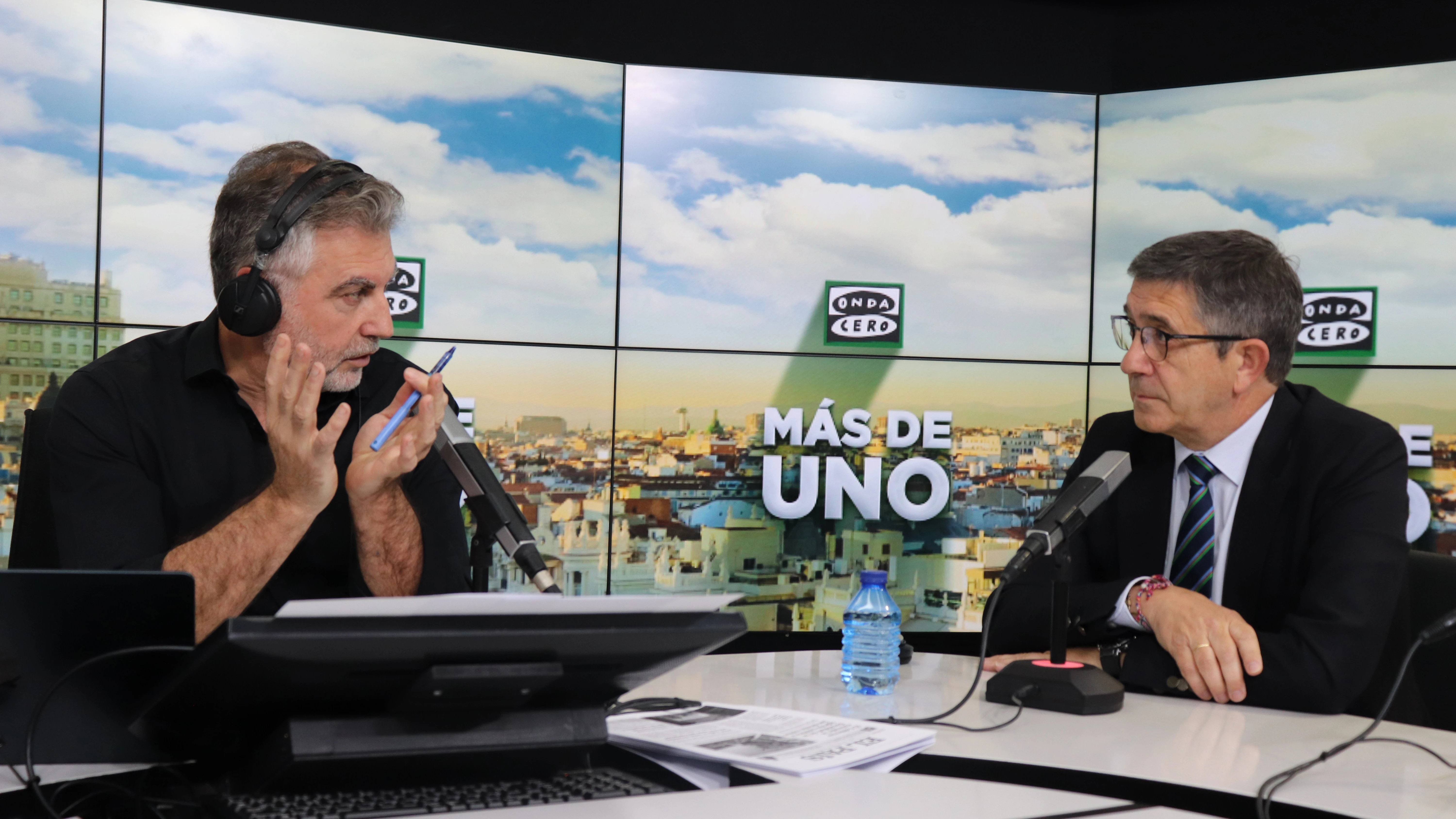 Patxi López, portavoz del PSOE en el Congreso, durante su entrevista con Carlos Alsina Patxi López, portavoz del PSOE en el Congreso, durante su entrevista con Carlos Alsina