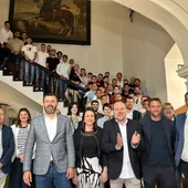 El Ayuntamiento de Orihuela recibe con honores a los campeones de Tercera RFEF El Ayuntamiento de Orihuela recibe con honores a los campeones de Tercera RFEF