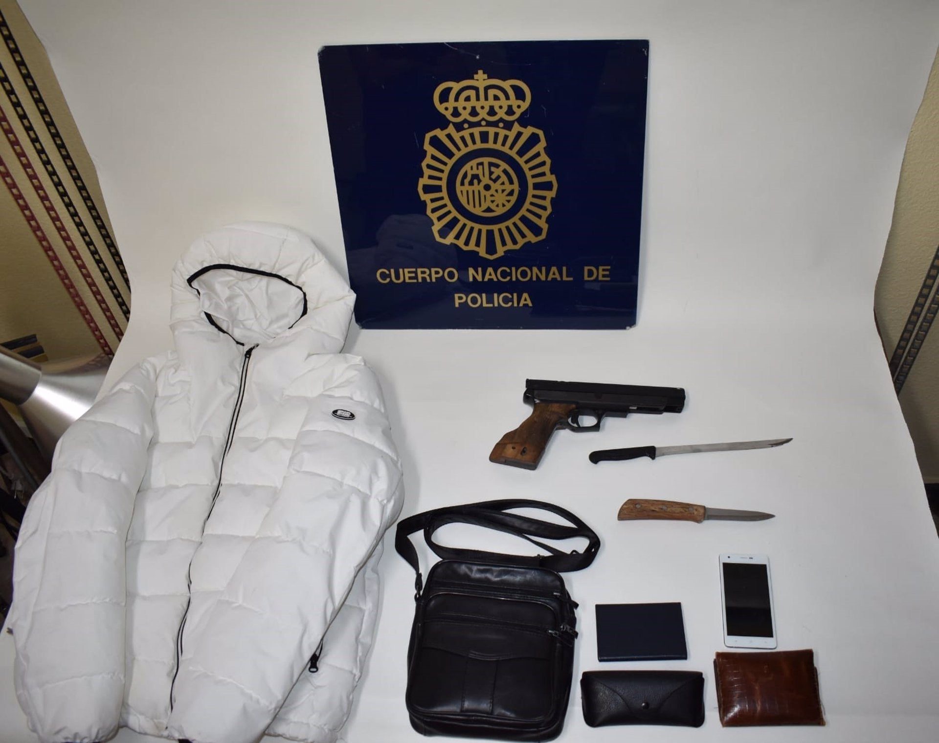 Detenido el hombre que atracó este lunes a otro en Puertollano y al que se le atribuyen 7 robos más Detenido el hombre que atracó este lunes a otro en Puertollano y al que se le atribuyen 7 robos más