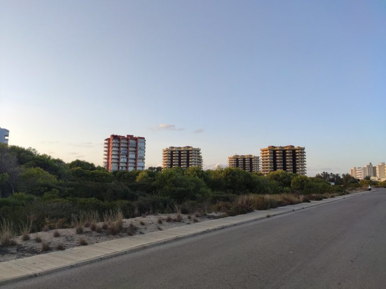 El Ayuntamiento de València intenta adjudicar por segunda vez las obras para montar cañones de agua en La Devesa El Ayuntamiento de València intenta adjudicar por segunda vez las obras para montar cañones de agua en La Devesa