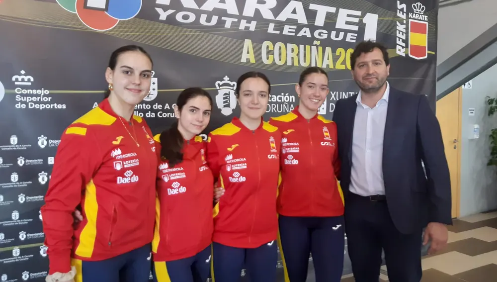 Representación gallega en la Youth League de Karate