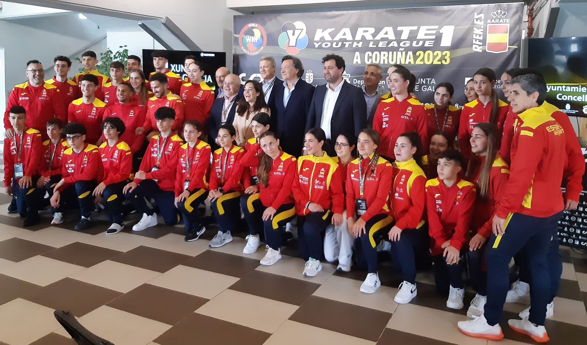 Más de 2700 karatekas venidos de todo el mundo ya viven en A Coruña las horas previas al comienzo de la YouthLeague Más de 2700 karatekas venidos de todo el mundo ya viven en A Coruña las horas previas al comienzo de la YouthLeague