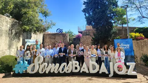 El PP de Badajoz presenta su programa electoral a las elecciones municipales de mayo, compuesto por 120 medidas en 6 bloques El PP de Badajoz presenta su programa electoral a las elecciones municipales de mayo, compuesto por 120 medidas en 6 bloques