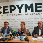 Los responsables de CEPYME-Aragón durante su comparecencia