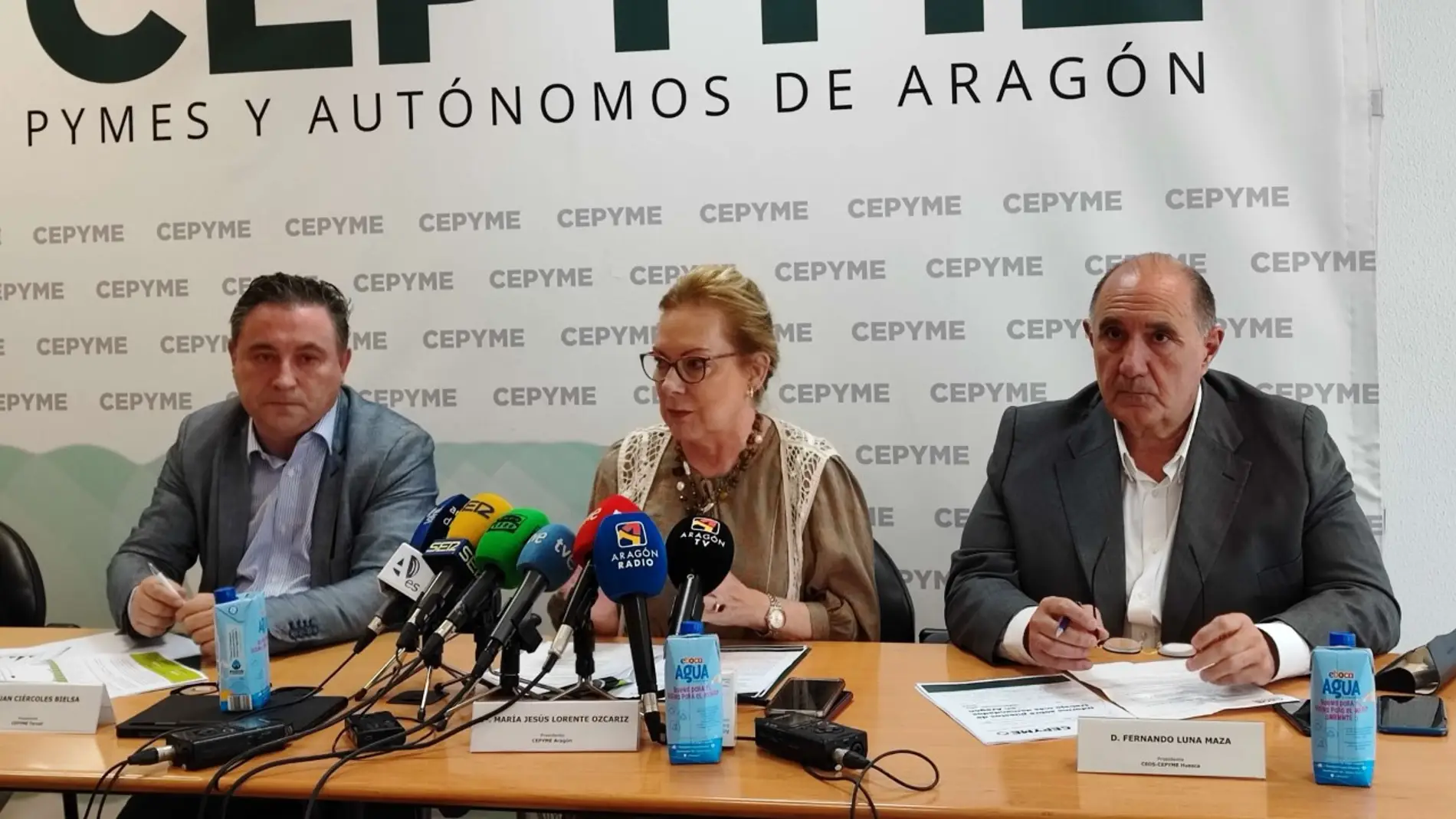 Los responsables de CEPYME-Aragón durante su comparecencia