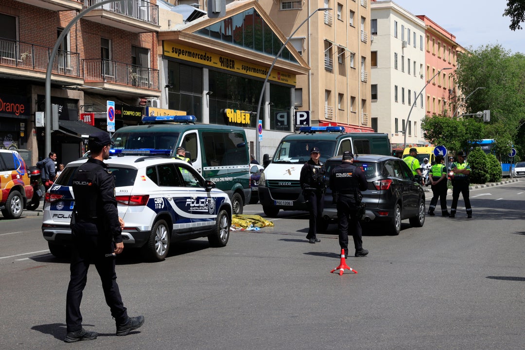 Mueren dos personas en un atropello múltiple en el Paseo de Extremadura de Madrid Mueren dos personas en un atropello múltiple en el Paseo de Extremadura de Madrid