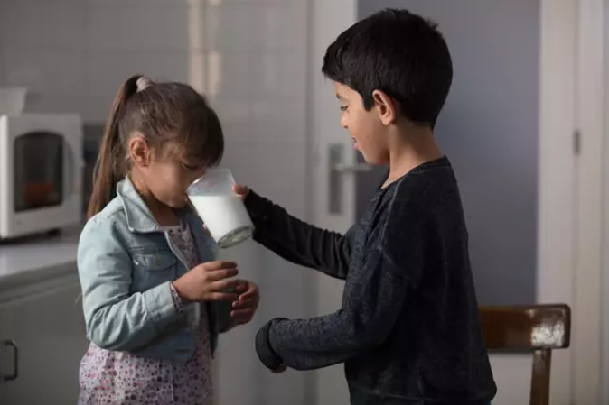 La Brújula de la Economía: El nivel de la pobreza en España, la presión del alquiler y los aranceles de Trump (5/11/2025)