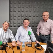 La precampaña electoral centra la tertulia de 'Más de uno Vega Baja' La precampaña electoral centra la tertulia de 'Más de uno Vega Baja'