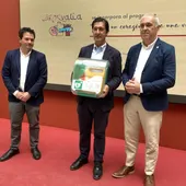 La Diputación ha hecho entrega de desfibriladores a Laborvalía La Diputación ha hecho entrega de desfibriladores a Laborvalía