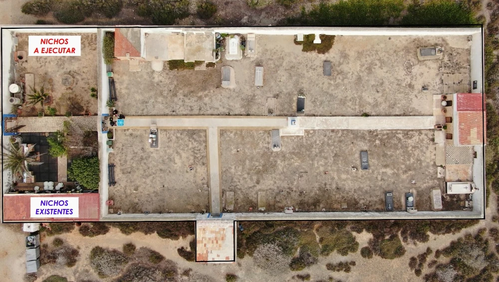Vista aérea del cementerio tabarquino y obra prevista.